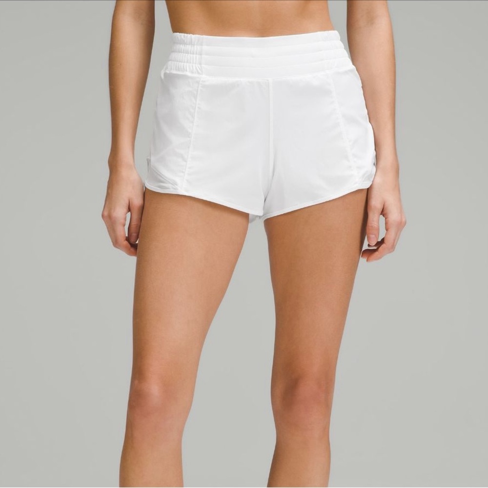 Lululemon Hotty Hot White shorts 2.5 inch